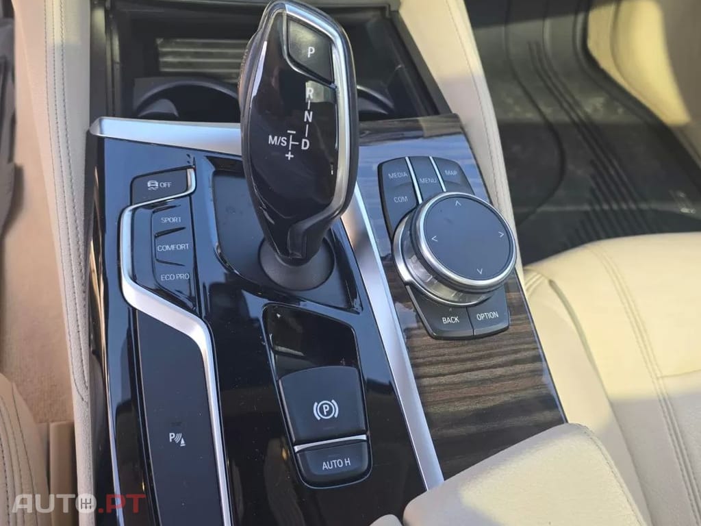 BMW 520 d Line Luxury — fotografia 11