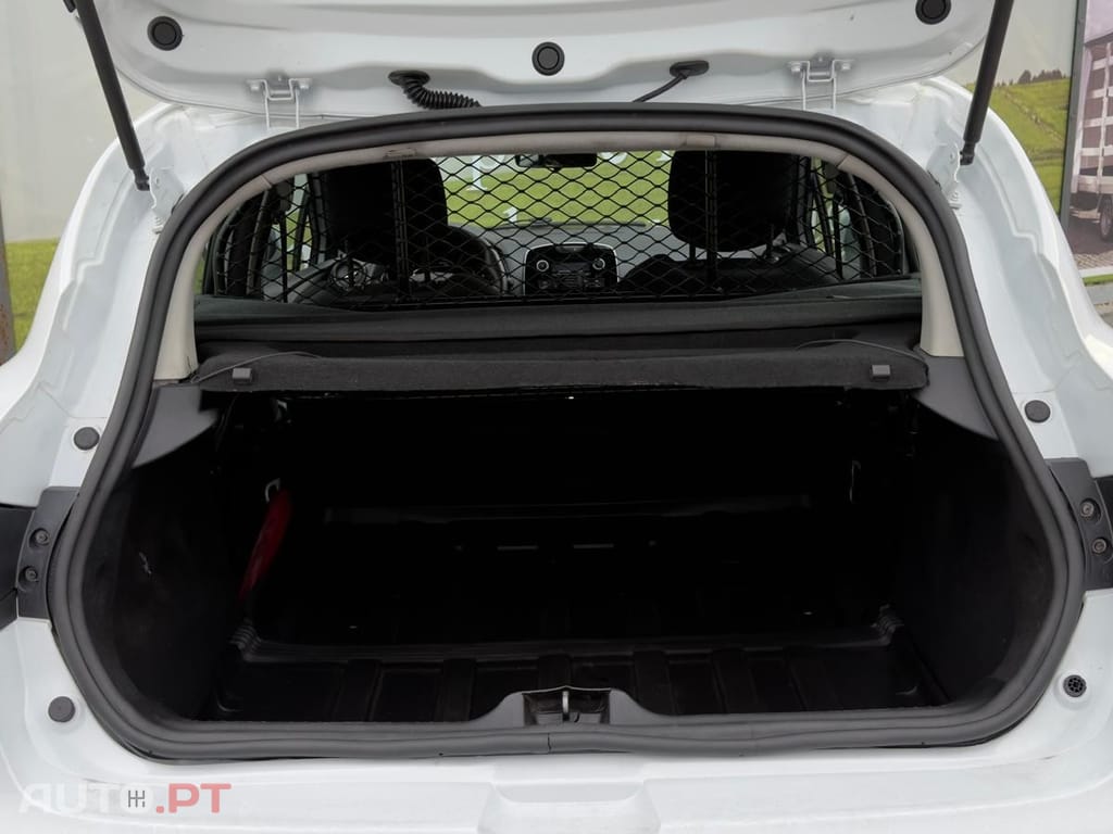 Renault Clio 2 L COMERCIAL