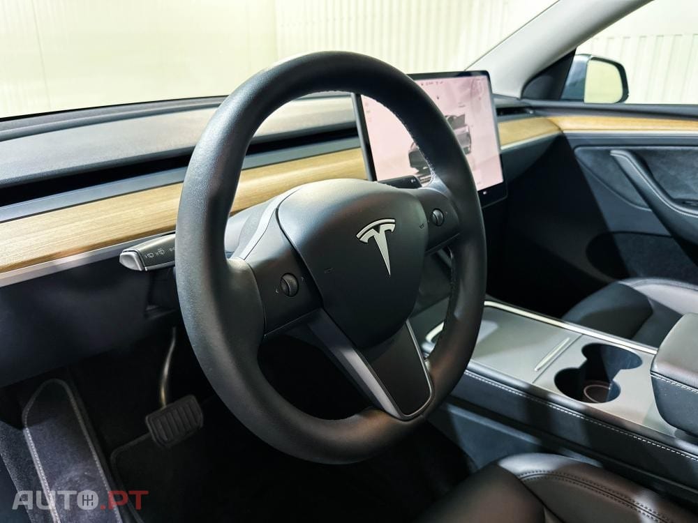 Tesla Model Y Long Range Dual Motor AWD