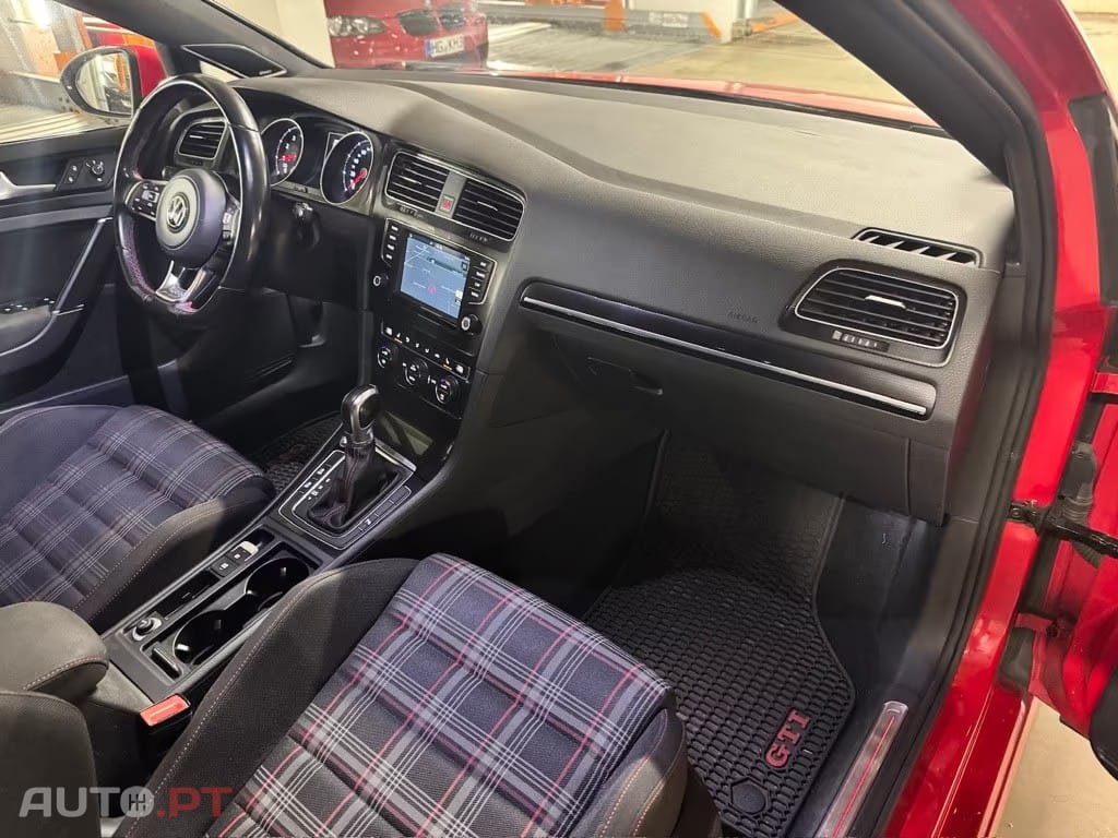 Volkswagen Golf GTI