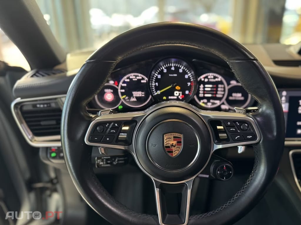 Porsche Panamera 4 E-Hybrid