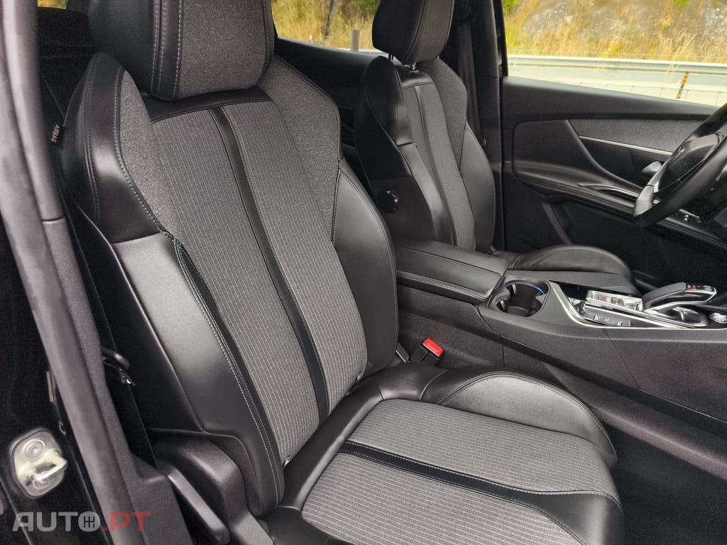 Peugeot 3008 1.6 Hybrid Allure e-AET8