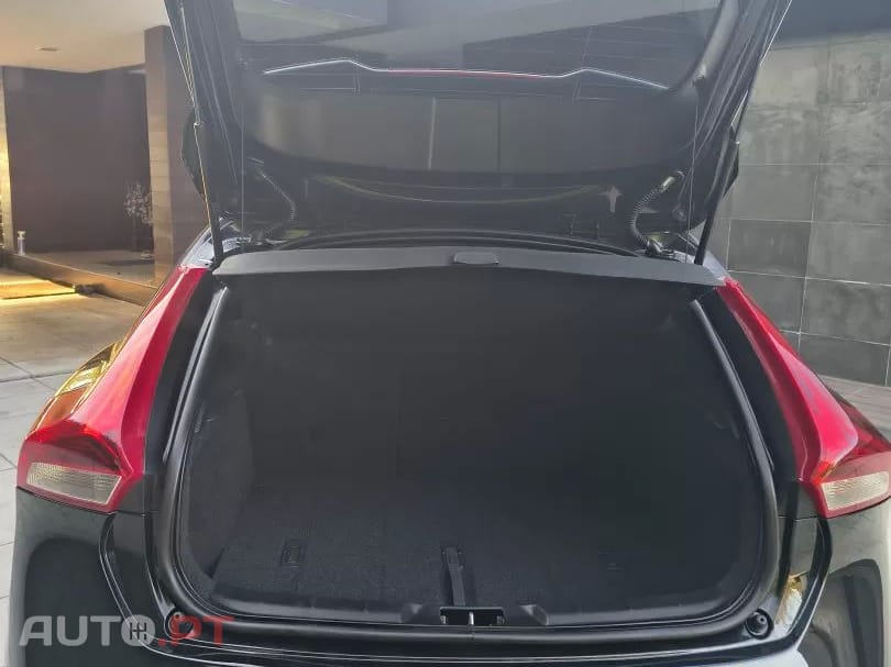 Volvo V40 1.6 D2 R-Design