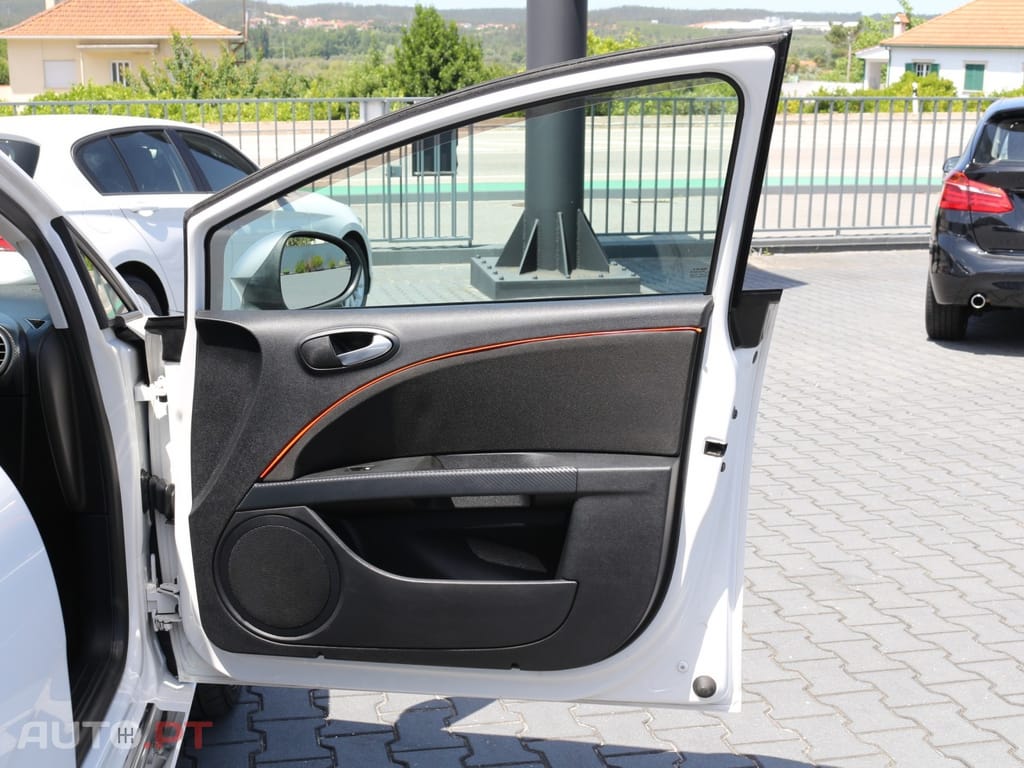 Seat Leon 2.0 TDI FR 18 Tiago Monteiro