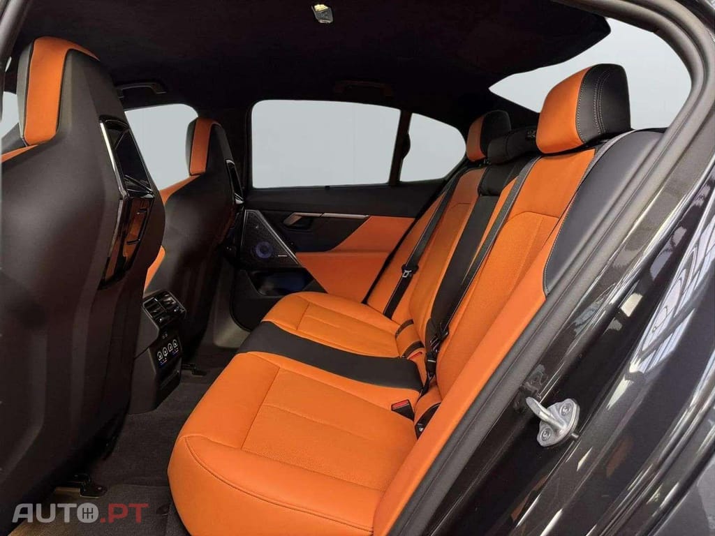 BMW M5 I.V.A DEDUTÍVEL