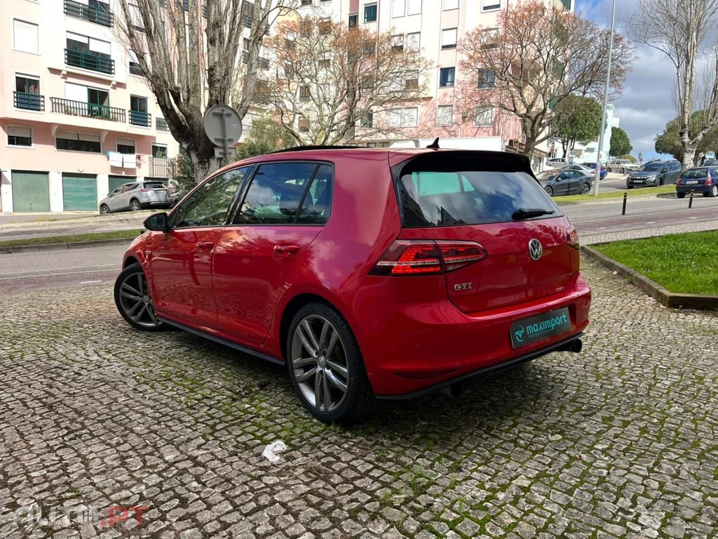 Volkswagen Golf 2.0 TSI GTI DSG