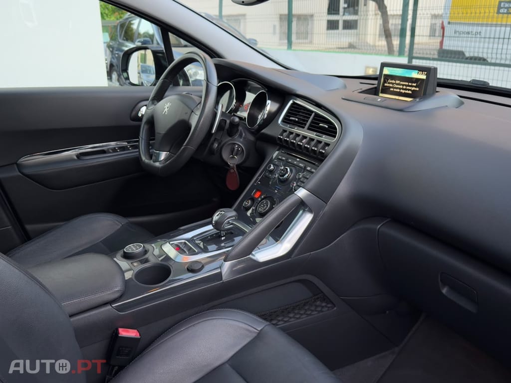 Peugeot 3008 2.0 HDi Hybrid4 99g