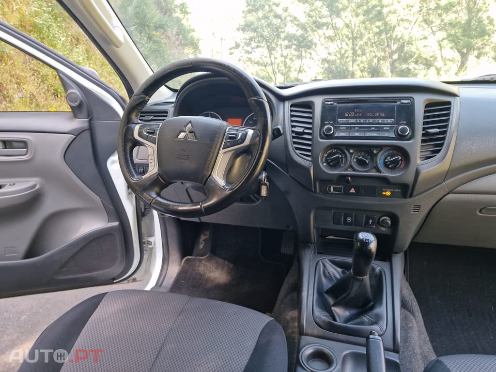 Mitsubishi L200 2.3 DI-D CD Invite 2WD