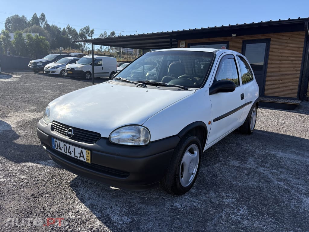 Opel Corsa 1.7 D Janelas Base