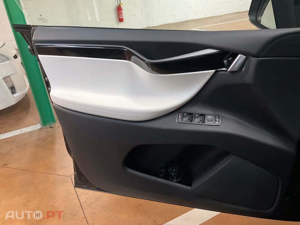 Tesla Model X 100 kWh Long Range Plus AWD
