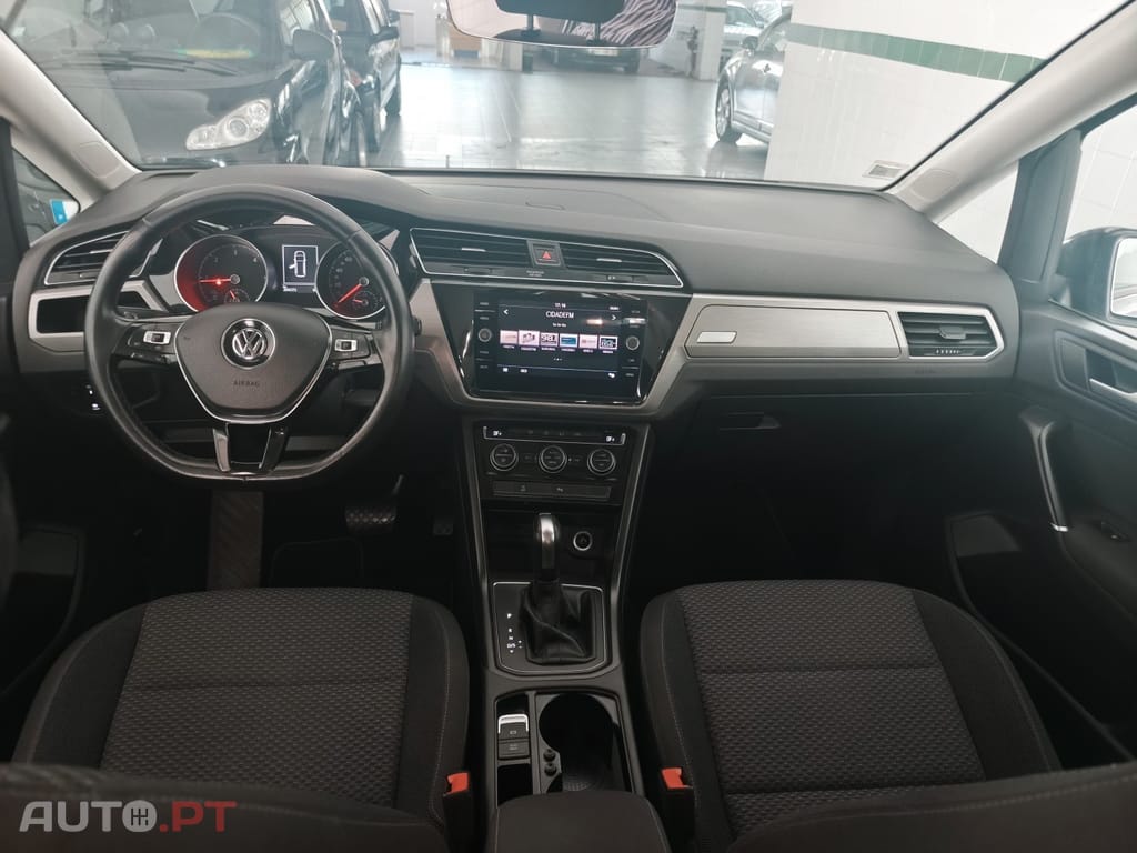 Volkswagen Touran 2.0 TDI Confortline DSG