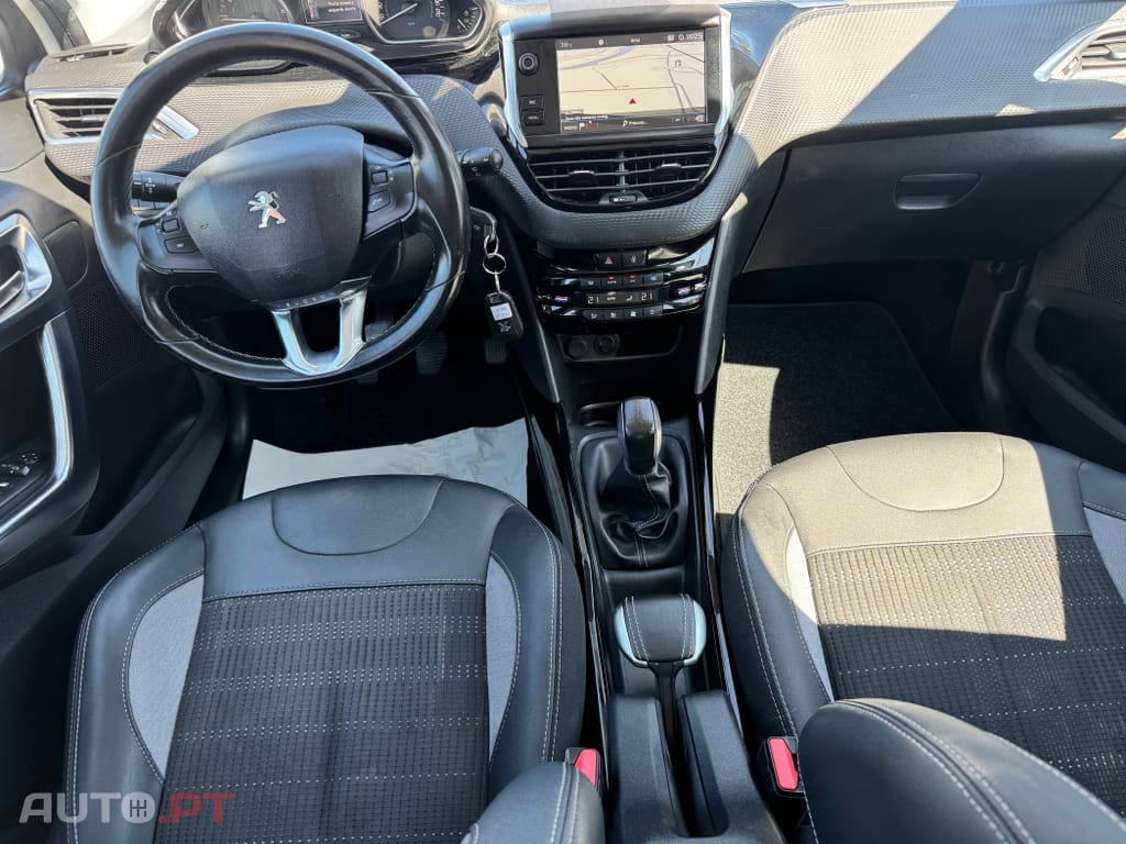 Peugeot 2008 1.2 PureTech Allure