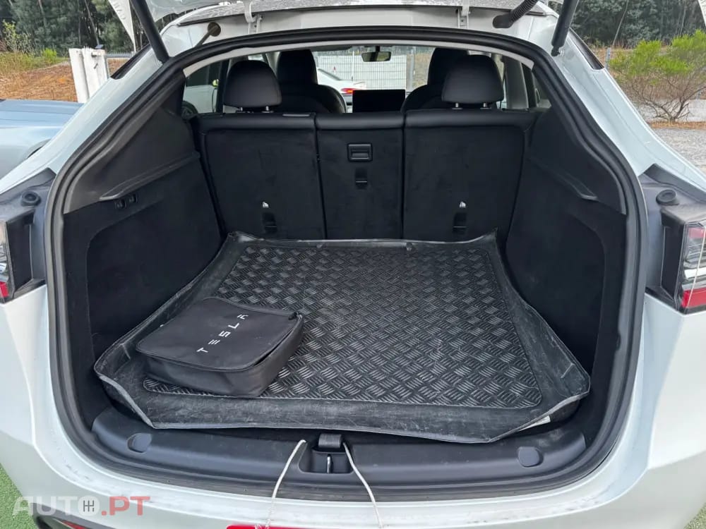 Tesla Model Y Long Range Dual Motor AWD
