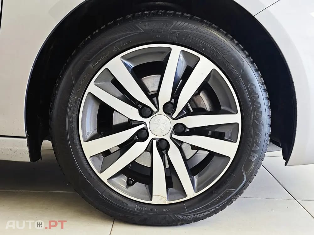 Peugeot 308 PureTech 130 EAT8 Allure Pack
