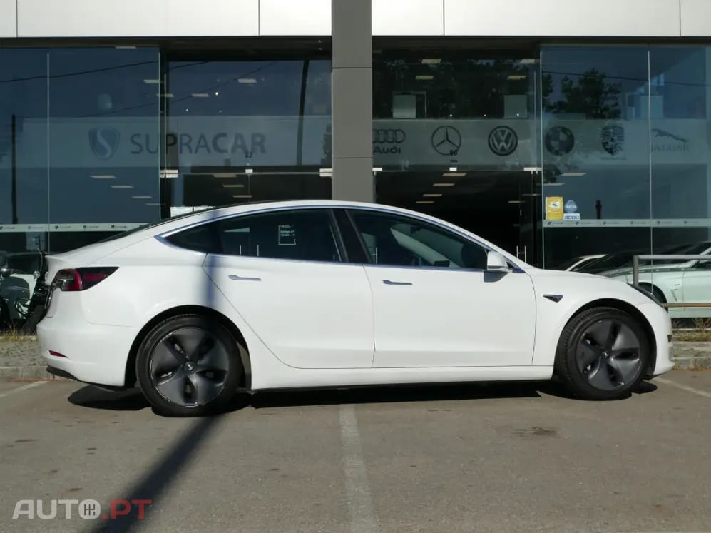 Tesla Model 3 Standard Range Plus RWD