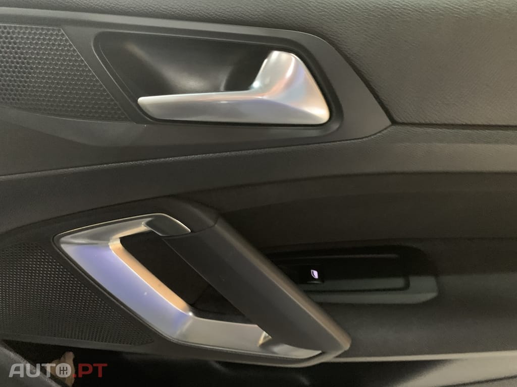 Peugeot 308 BlueHDi FAP 100 Stop & Start Access — fotografia 23
