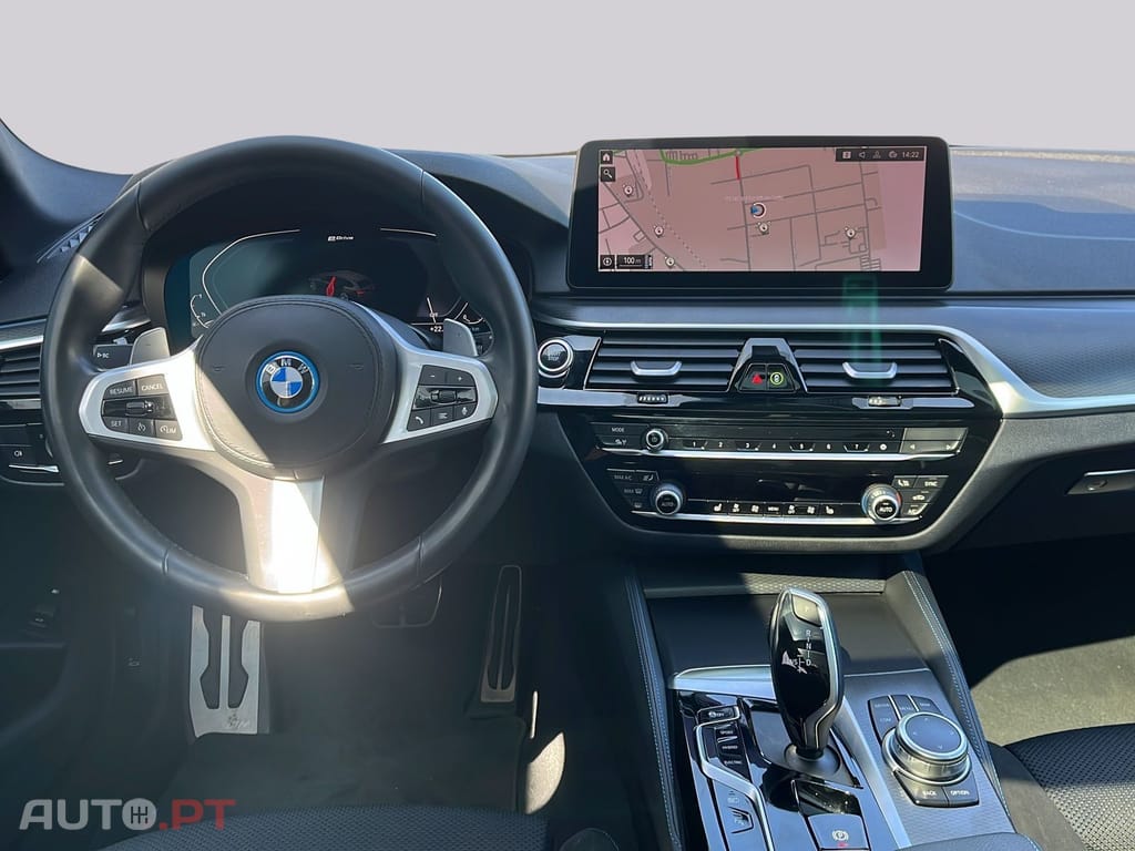 BMW 530 I.V.A DEDUTIVEL xDrive A M Sportpaket