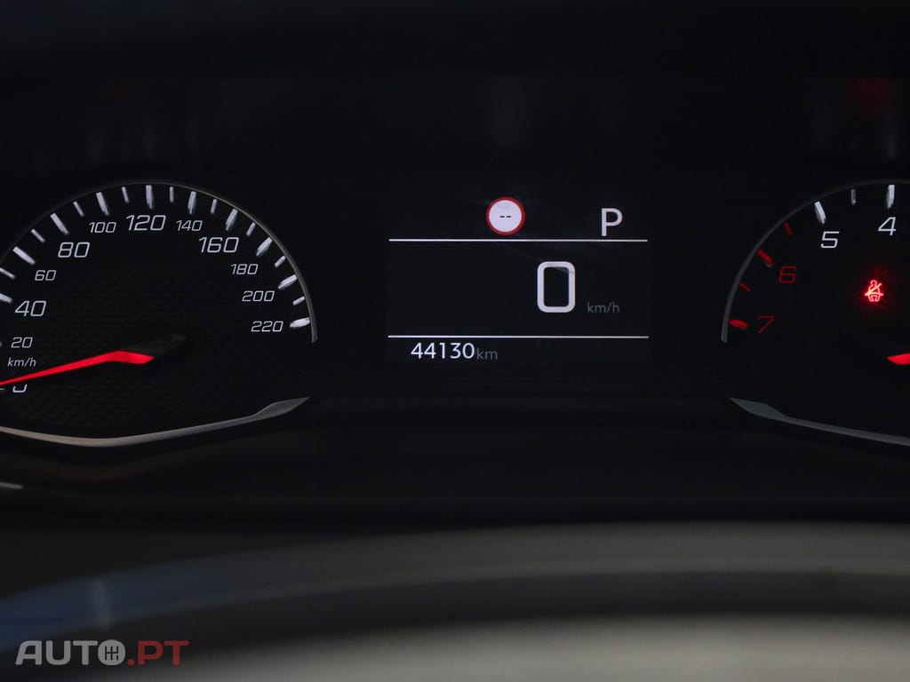 Peugeot 208 PureTech 100 EAT8 Active