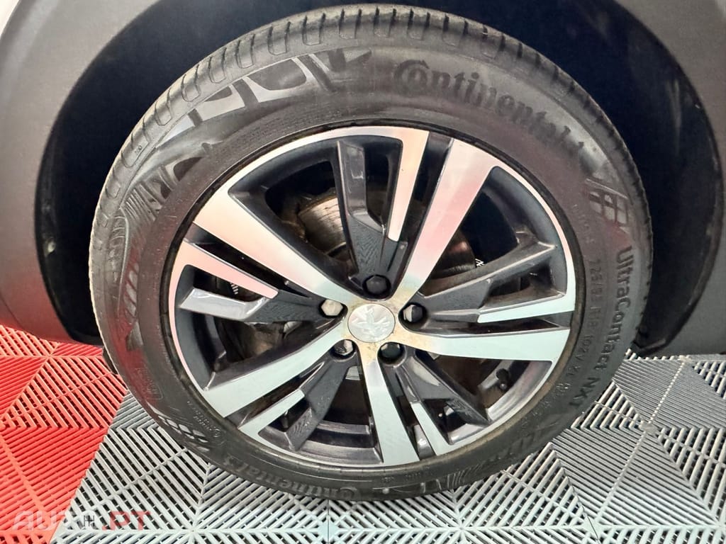 Peugeot 3008 1.2 PureTech Allure EAT8