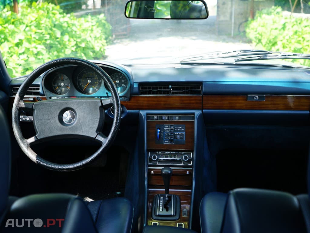 Mercedes-Benz 300 SD