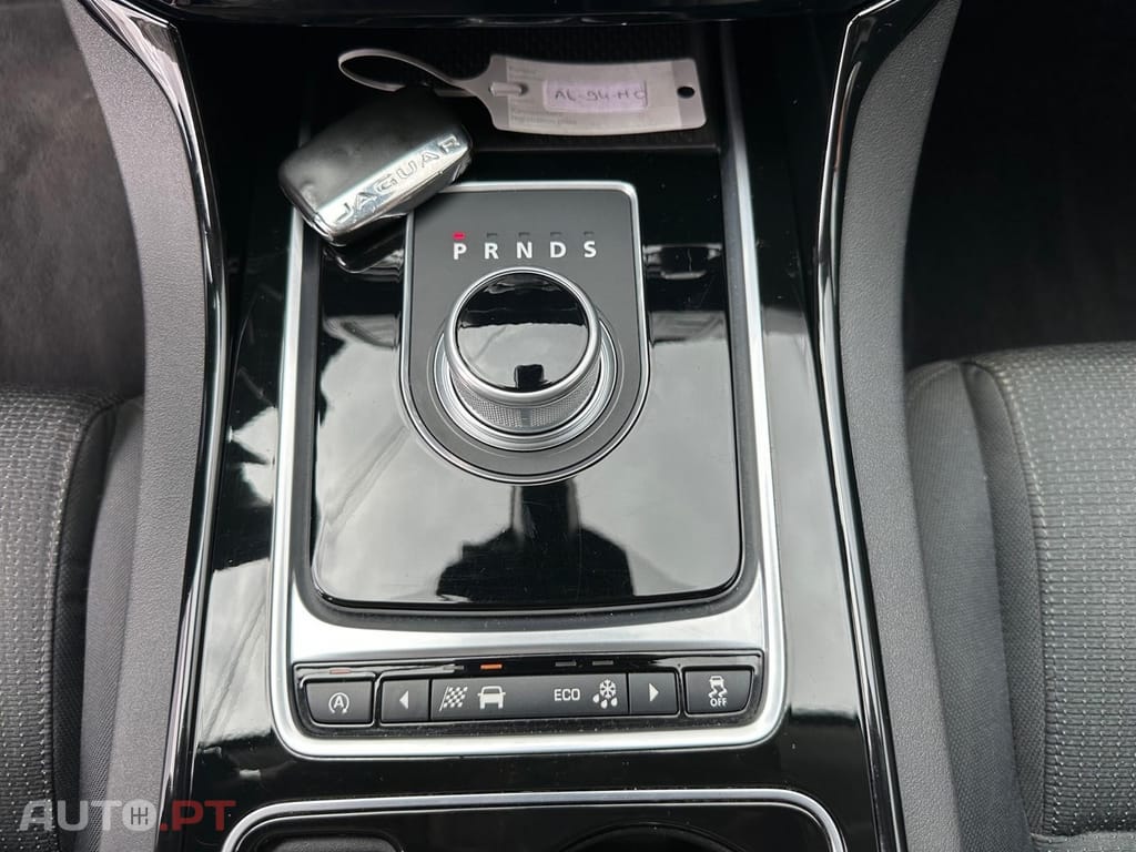 Jaguar XE 2.0 D Prestige Aut.
