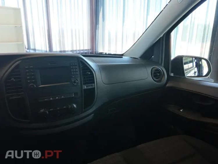 Mercedes-Benz Vito Outro