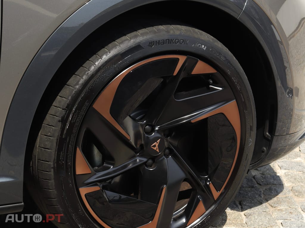 Cupra Tavascan 77 kWh Adrenaline