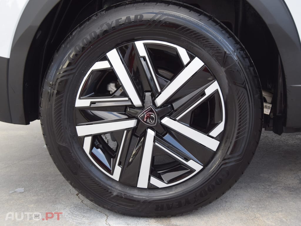 Peugeot E-2008 54 kWh Active EAT8