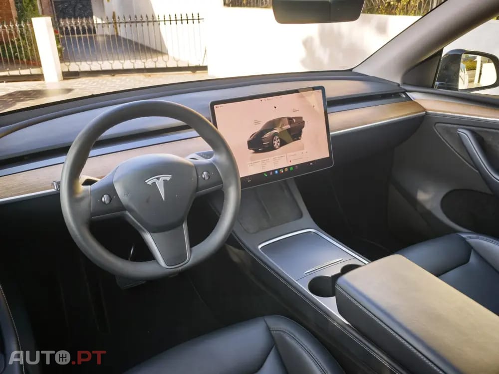 Tesla Model Y RWD
