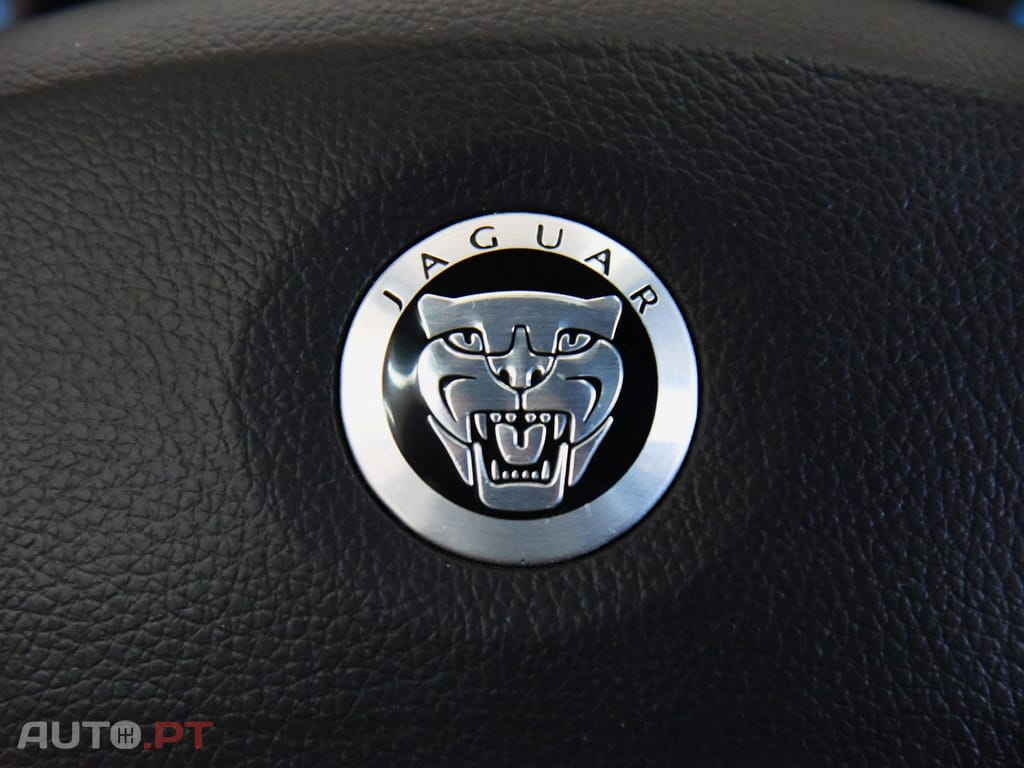 Jaguar XF 2.7 D V6 Luxury