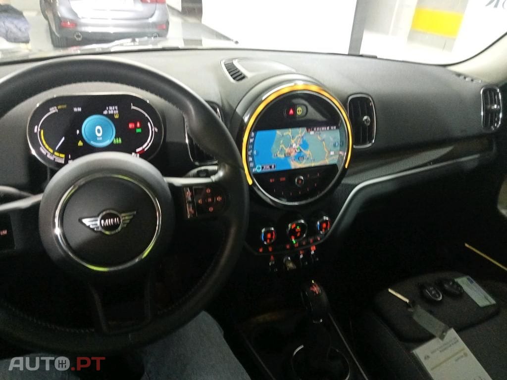 MINI Countryman Cooper SE Premium Essential Auto