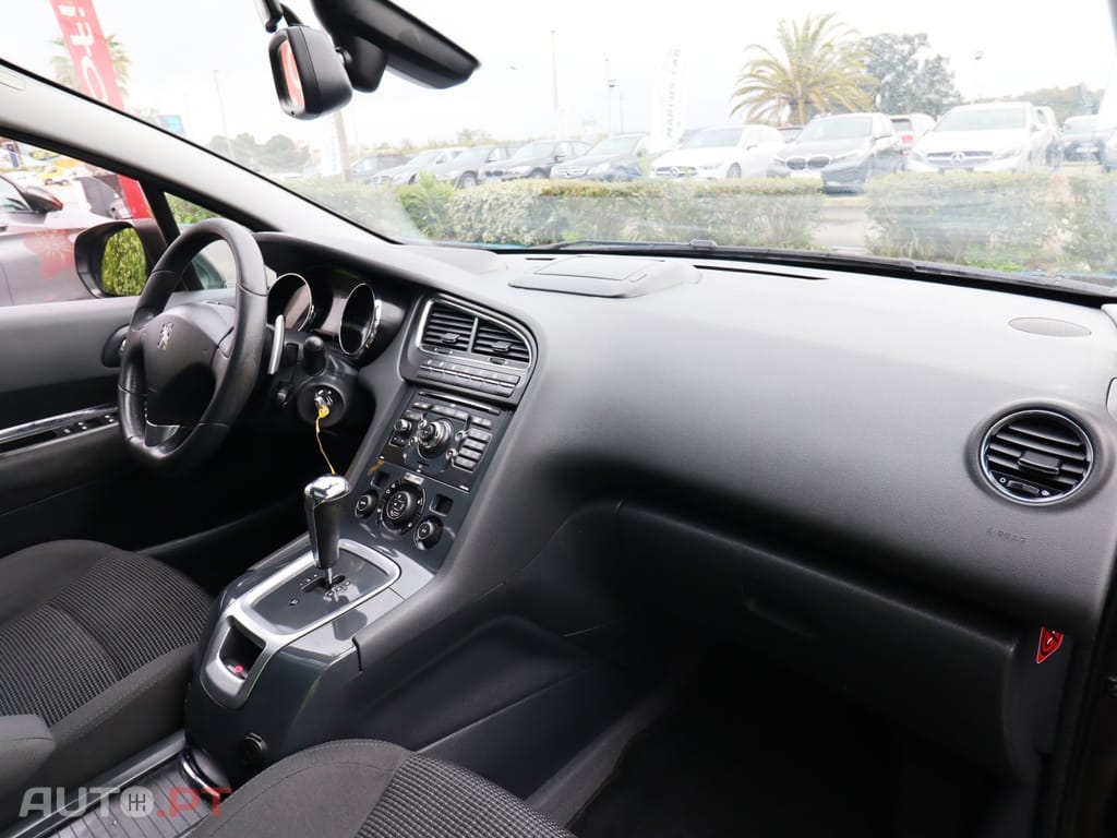 Peugeot 5008 1.6 E-HDi 7L SE Style 2-Tronic