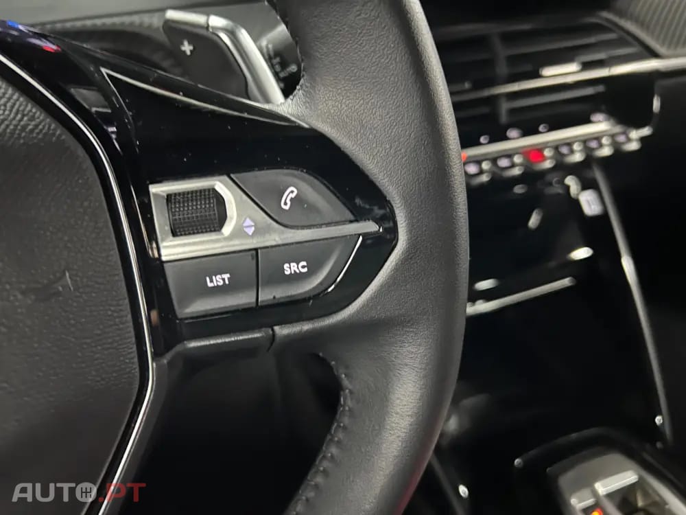 Peugeot 2008 1.2 Hybrid Allure e-DCS6