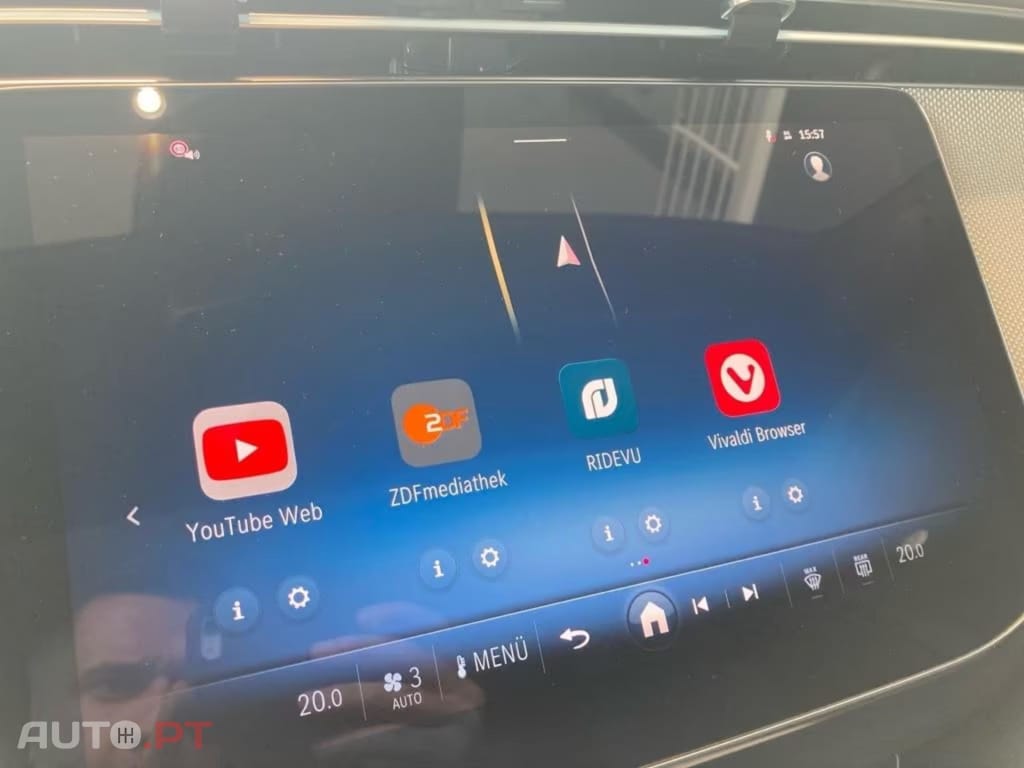 Mercedes-Benz E 300 I.V.A DEDUTIVEL e AMG-Line