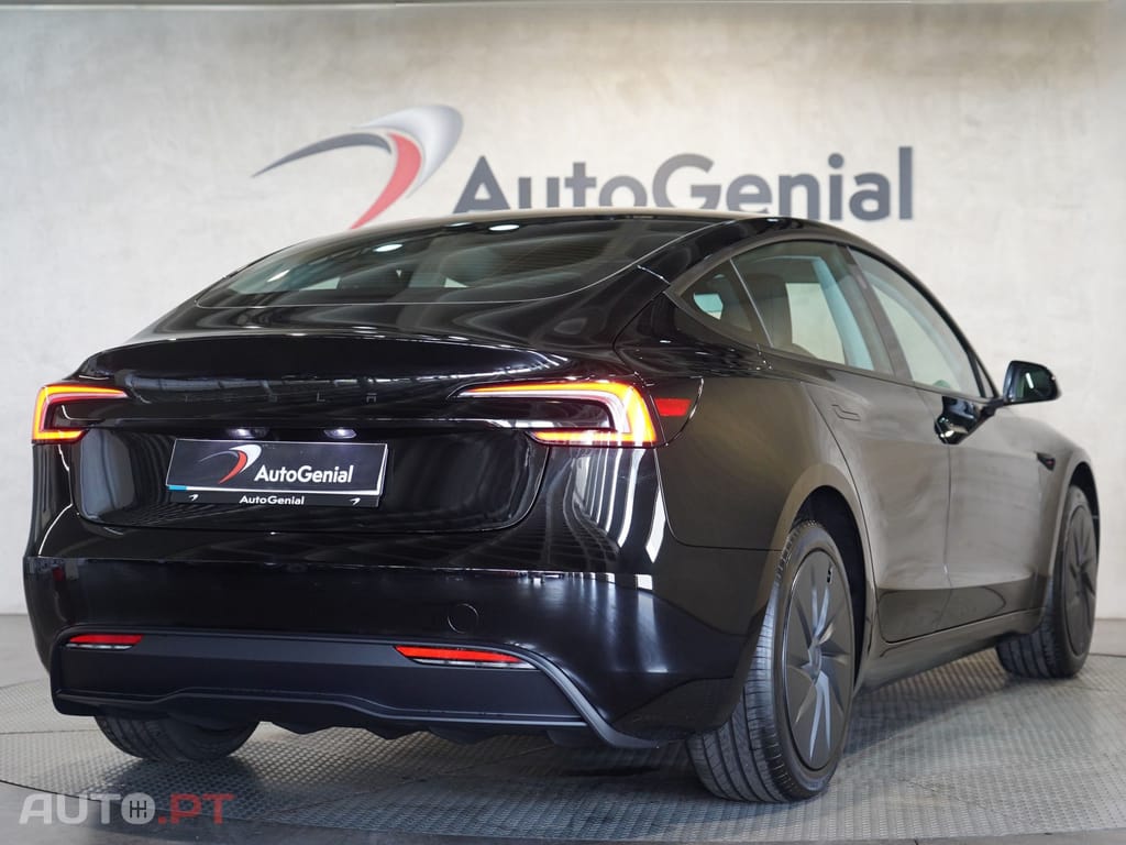 Tesla Model 3 Tração Traseira