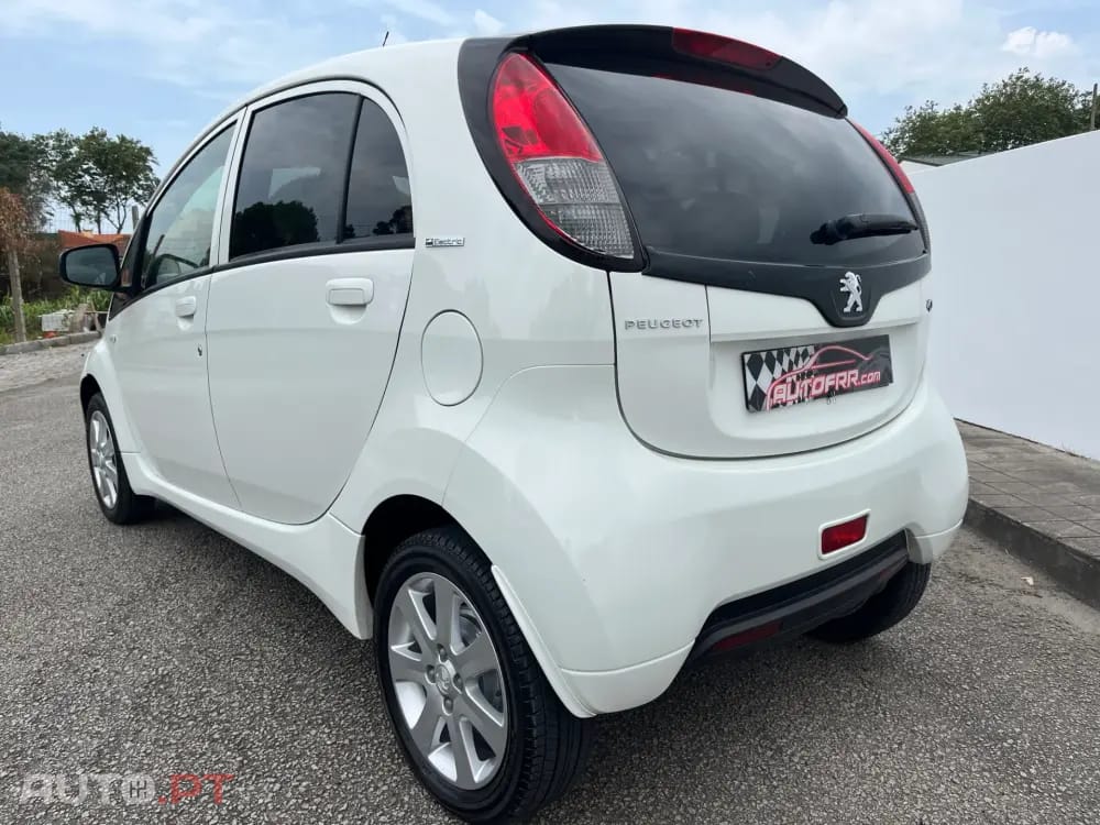 Peugeot iOn Active