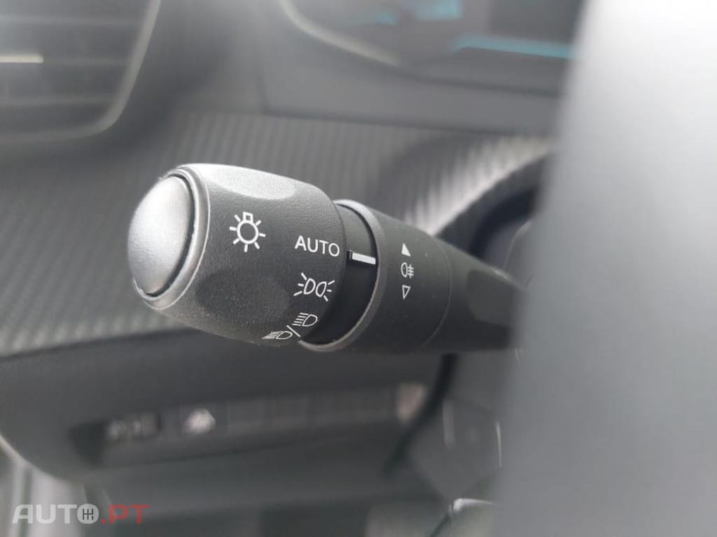 Peugeot E-208 50 kWh Active