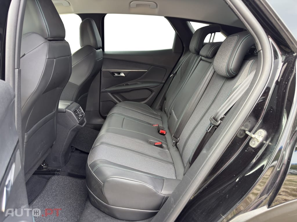Peugeot 3008 Hybrid 225 e-EAT8 Allure
