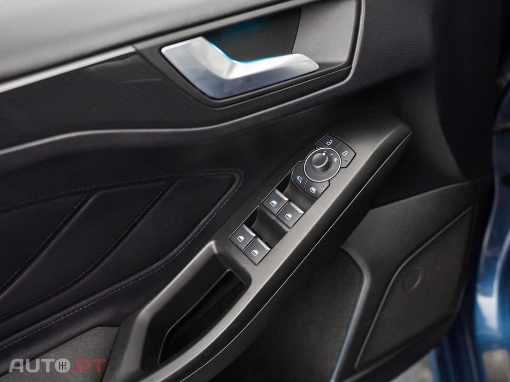 Ford Focus SW 1.0 EcoBoost MHEV ST-Line X