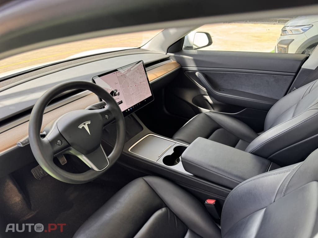 Tesla Model 3 Standard Range Plus RWD