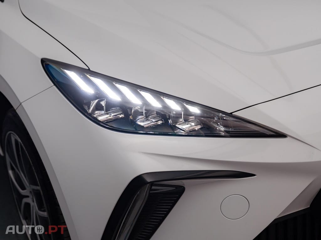 MG MG4 77 kWh Extended Range Luxury