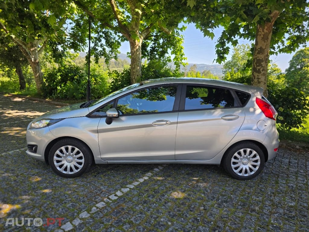 Ford Fiesta 1.0 EcoBoost S&S TITANIUM