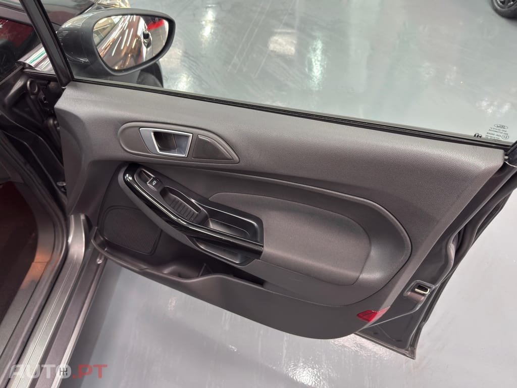 Ford Fiesta 1.0 T EcoBoost Titanium PowerShift