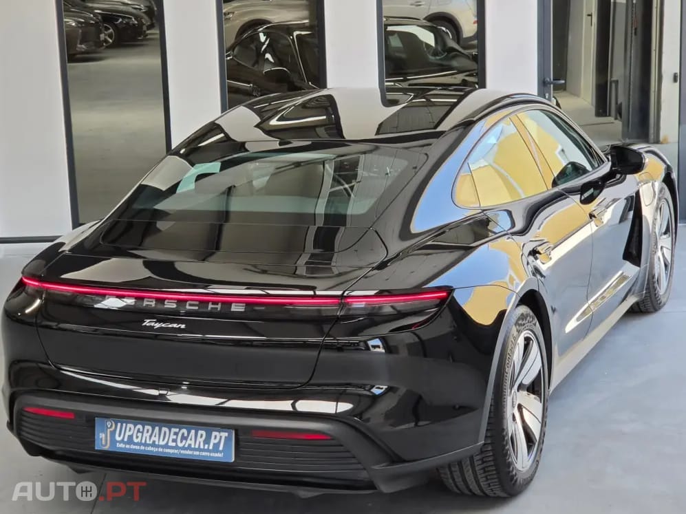 Porsche Taycan 4