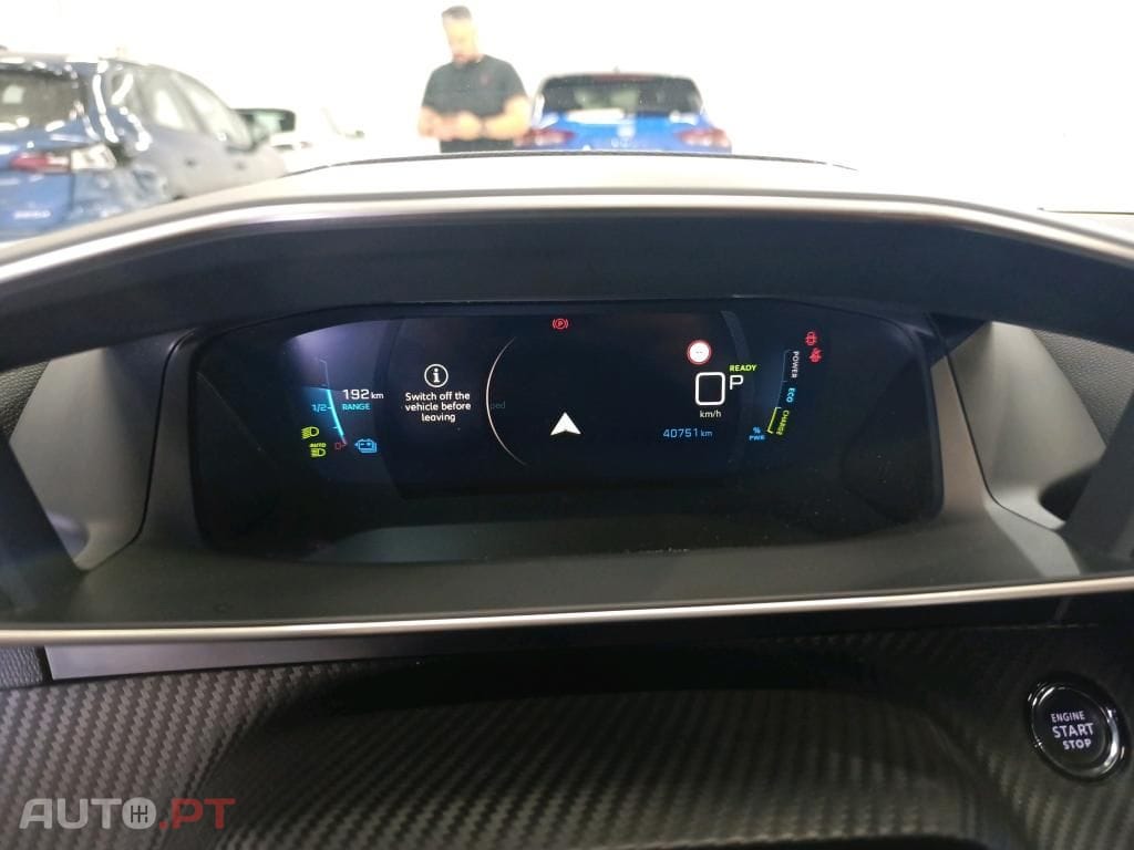 Peugeot E-2008 GT