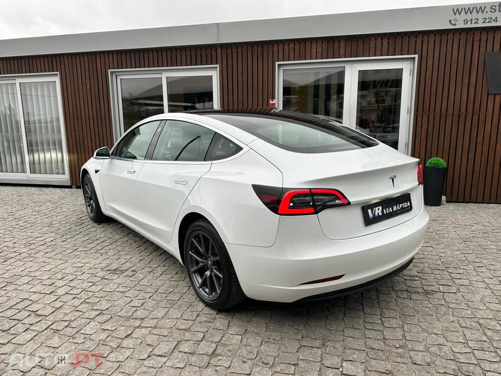 Tesla Model 3 Long-Range RWD