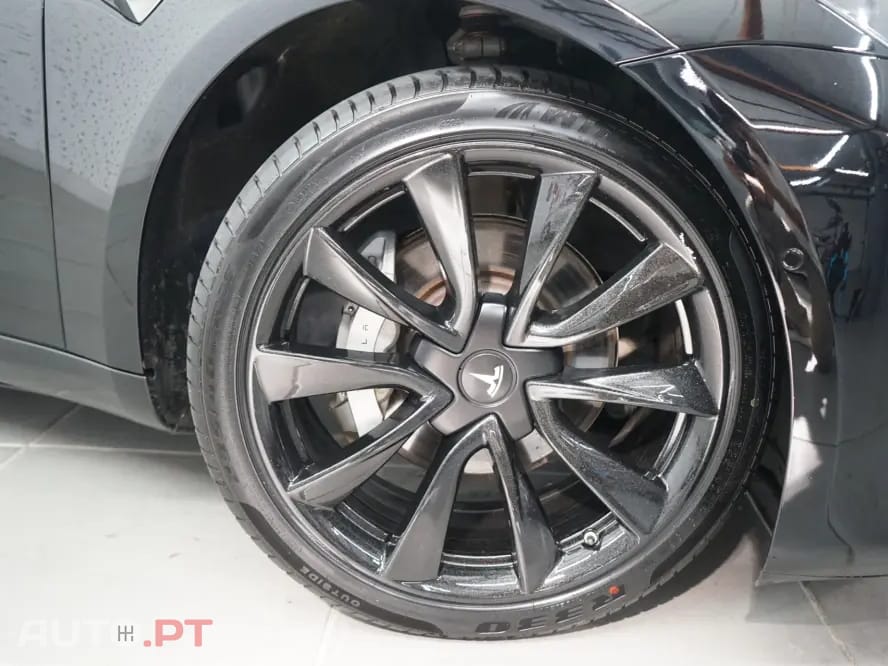 Tesla Model 3 Long Range AWD Dual Motor