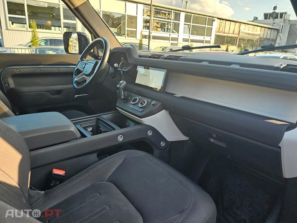 Land Rover Defender 3.0 D200 90 AWD X-Dynamic SE