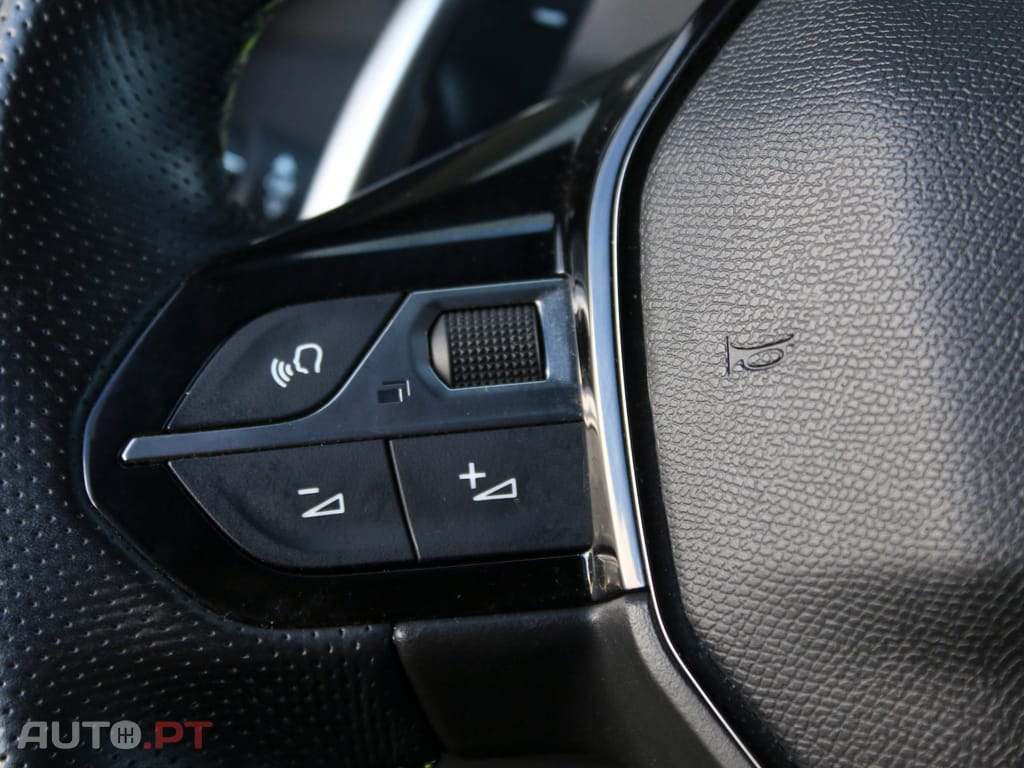Peugeot 208 1.2 PureTech GT EAT8