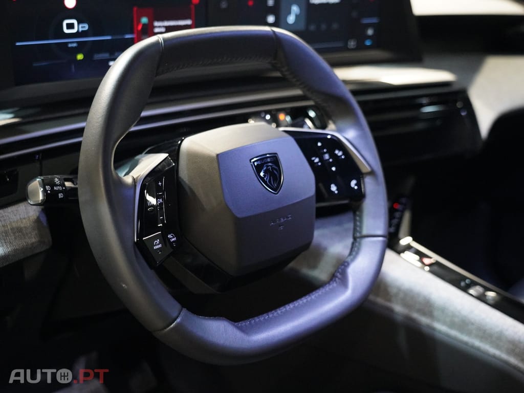 Peugeot 3008 1.2 Hybrid Allure e-DCS6